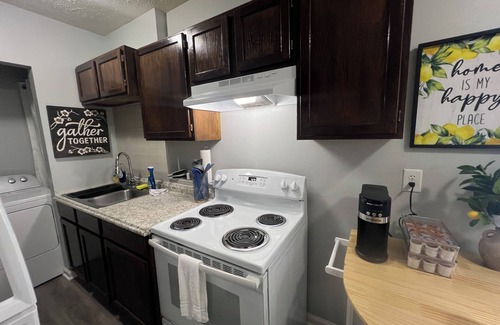 Richmond Apartamento | Travelers Cove upstairs 1-bedroom apartment Richmond near EKU with WiFi, AC