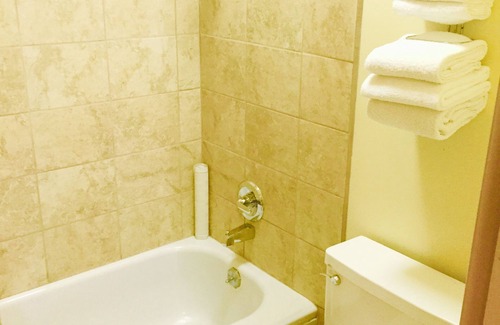 Salem Hotel | Travelers Inn Motel