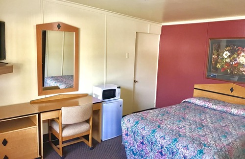 Salem Hotel | Travelers Inn Motel