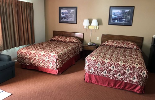 New Martinsville Hotel | Travelers Inn