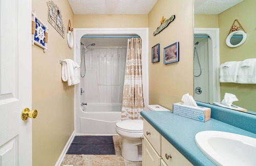 Travelers Rest Casa | Travelers Nest~Woodsy Retreat~All ParkPass~Minutes to Parks~Fast Wi-Fi~Families~
