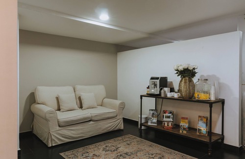 El Tesoro Apartamento | Travelers Orange Suites