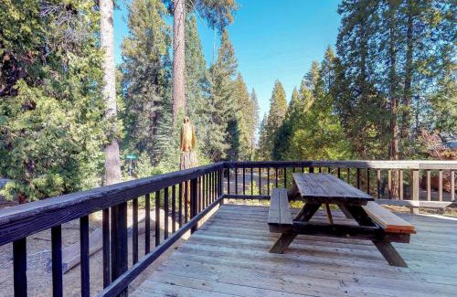 Shaver Lake Casa | Travelers Rest