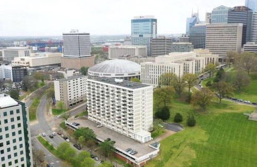 North Capitol Apartamento | Traveling Professionals. Garage Parking. Downtown.