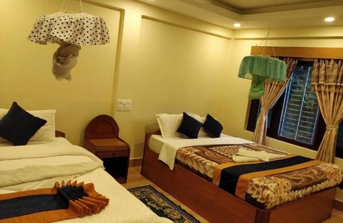 Sauraha Hotel | Traveller Jungle Camp
