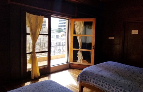 La Colón Hotel | Travellers Inn