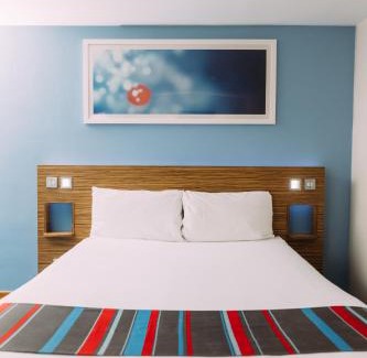Belfast Central District Hotel | Travelodge Belfast