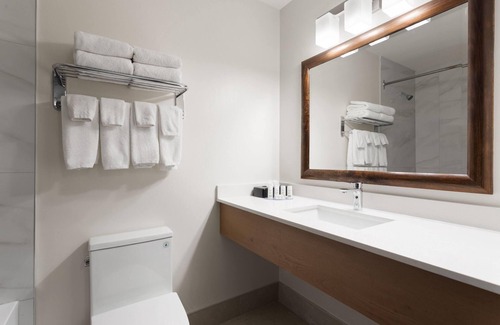 Blairmore Hotel | Travelodge by Wyndham Blairmore