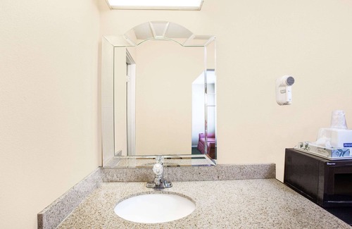 Barstow Hotel | Travelodge by Wyndham Barstow