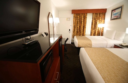 Magnolia Park Hotel | Travelodge by Wyndham Burbank-Glendale