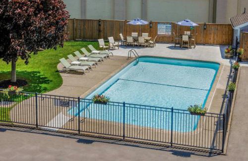 Niagara Falls Hotel | Travelodge by Wyndham Niagara Falls At the Falls