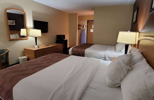 Fargo Hotel | Travelodge by Wyndham Fargo West Acres