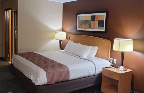 Fargo Hotel | Travelodge by Wyndham Fargo West Acres