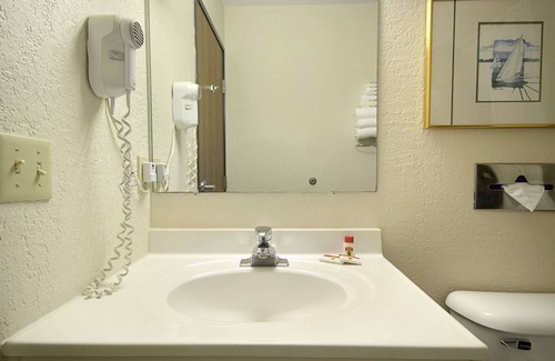 Hudsonville Hotel | Travelodge by Wyndham Hudsonville