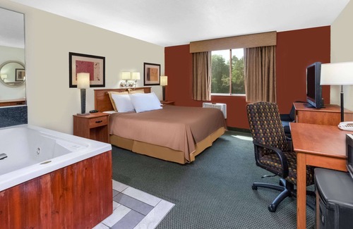 Jackson Hotel | Travelodge by Wyndham Jackson