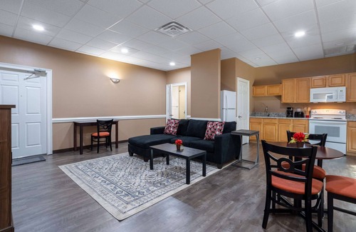 Lakeland Hotel | Travelodge by Wyndham Lakeland
