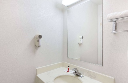 Los Banos Hotel | Travelodge by Wyndham Los Banos CA