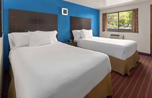 Manhasset Hotel | Travelodge by Wyndham Manhasset