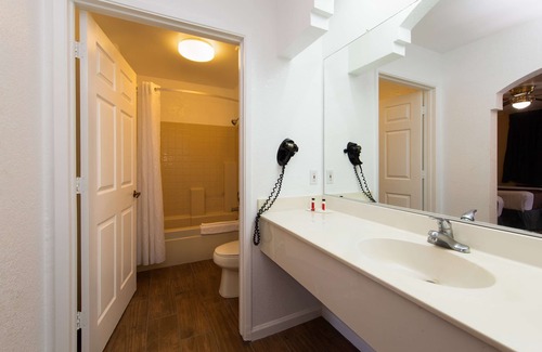 Merced Hotel | Travelodge by Wyndham Merced Yosemite