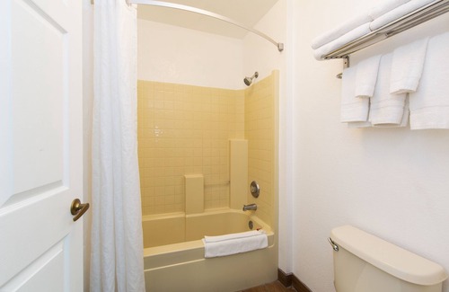 Merced Hotel | Travelodge by Wyndham Merced Yosemite