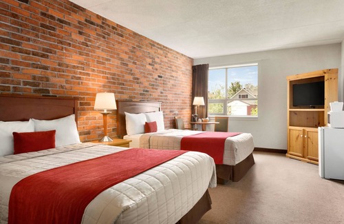 North Bay Hotel | Travelodge by Wyndham North Bay