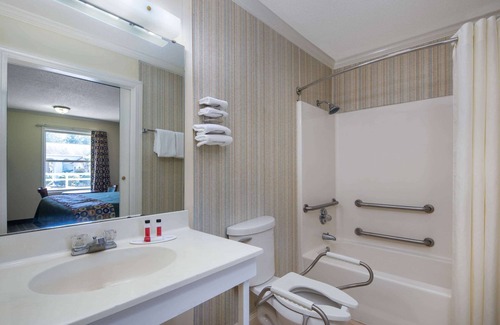 Orangeburg Hotel | Travelodge by Wyndham Orangeburg