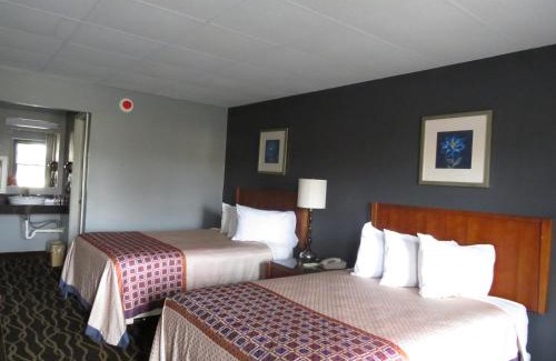 Walterboro - St. George Hotel | Travelodge by Wyndham Walterboro