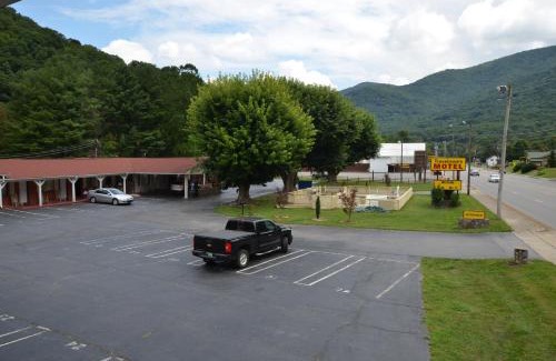 Maggie Valley Hotel | Travelowes Motel - Maggie Valley