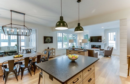 Mayfield Complejo | Traverse City Lakemore Resort Side by Side Luxury Lakefront Homes on Arbutus Lk