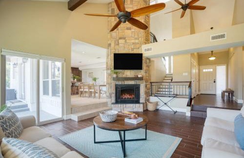 Cardinal Hills Casa | Travis by AvantStay Waterfront Lake Retreat