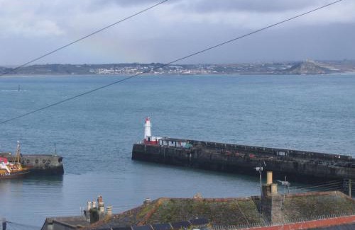 Newlyn Casa | Trawler Cottage traditional cottage with stunning sea view