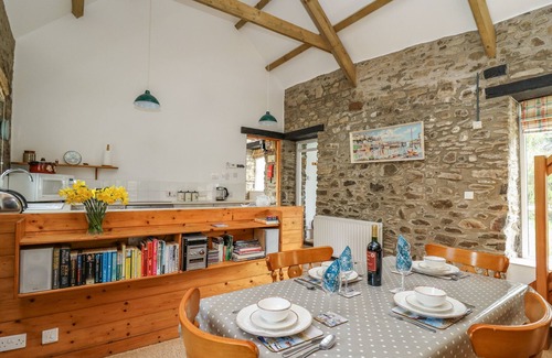Llanllwchaiarn Cabaña | Trawsnant Cottage, NUEVO Muelle
