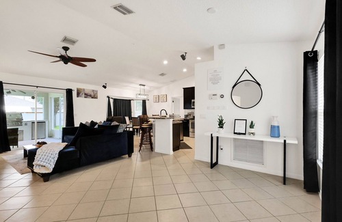 Port Saint Lucie Casa | Treasure Coast of FL with King Size Suite