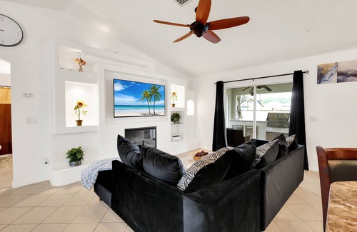 Port Saint Lucie Casa | Treasure Coast of FL with King Size Suite