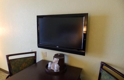 Treasure Island Hotel | Treasure Island Hotel and Marina