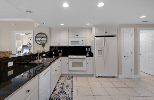 Lower Grand Lagoon Condominio | Treasure Island 0205