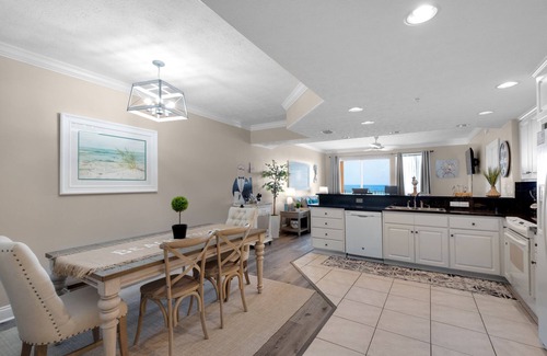 Lower Grand Lagoon Condominio | Treasure Island 0205