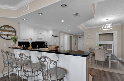 Lower Grand Lagoon Condominio | Treasure Island 0205
