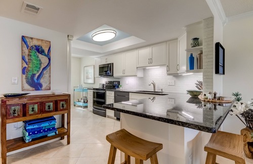 Capri Isle Condominio | Treasure Island Isle of Capri Pool 2/2