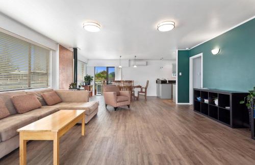 Ohope Casa | Treasure on Tawai - Ohope Holiday Home