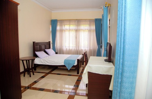 Kampala Hotel | TreasureView Courts