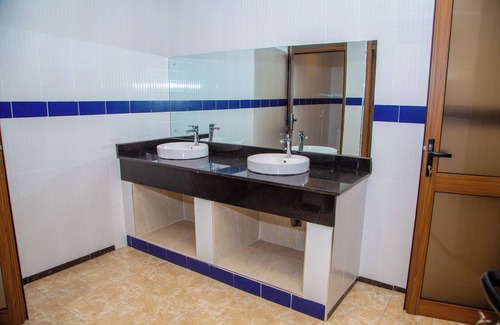 Kampala Hotel | TreasureView Courts