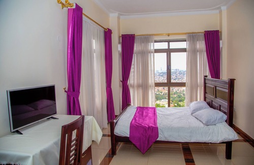 Kampala Hotel | TreasureView Courts