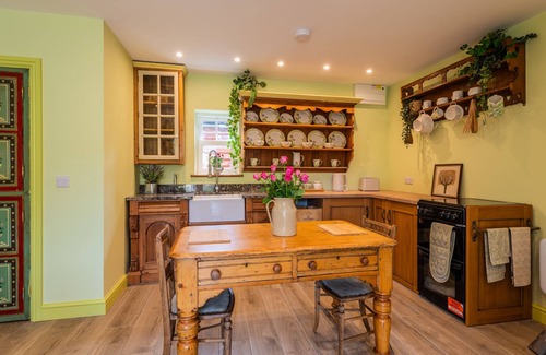 Cowbridge Casa | Tredodridge Barn Retreat