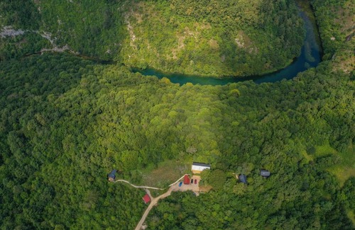 Slunj Cabina | Tree Elements retreat - Treehouse Earth
