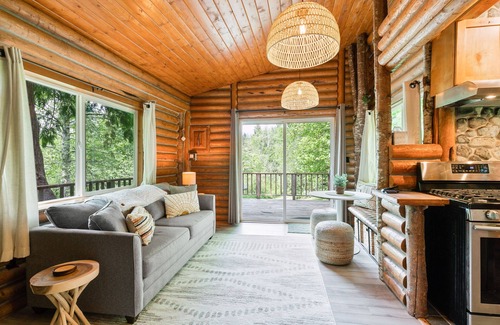 Gold Bar Cabina | Tree Frog Terrace - mountain trail w/ views, river access, 4+pets