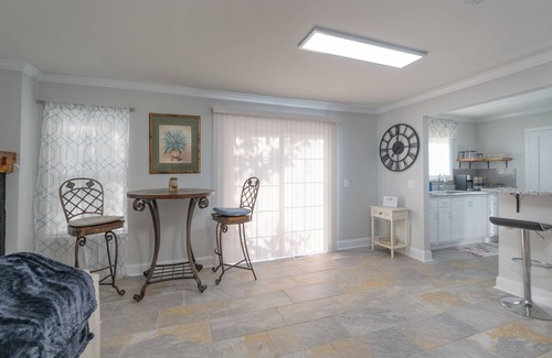Rock Hill Casa | Tree House feel overlooking Glencairn Gardens