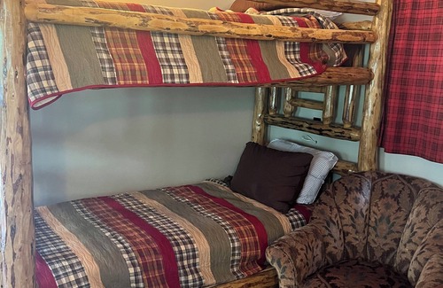 Nevada City Casa | Tree House in Nevada City - Hikers Paradise