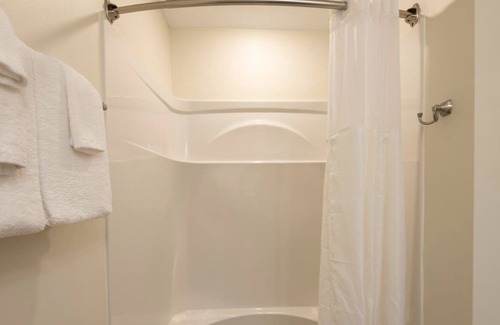 Canton Casa | Tree House Lodging One in Springdale Golf Resort