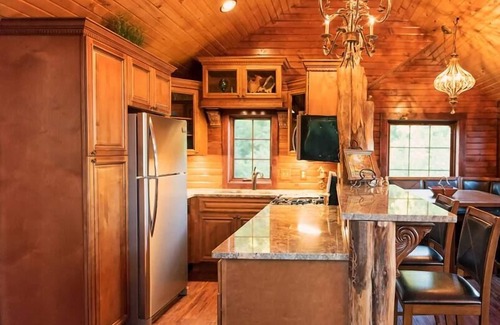 Cottage Grove Casa | Tree House Treehouse Mansion Lofty Lodge